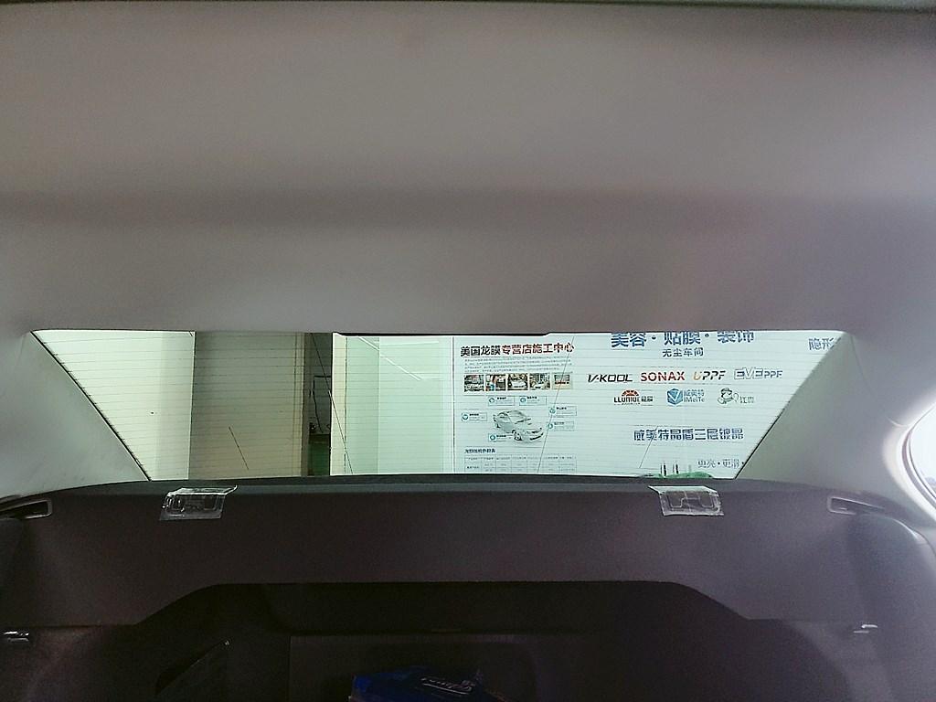 大众迈腾车主觉得行车太闷,当贴上隔热膜后明显减少了闷热